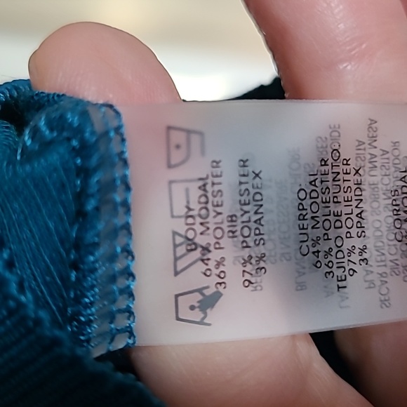 Calvin Klein Cowell neck Sleeveless shirt - Picture 4 of 4